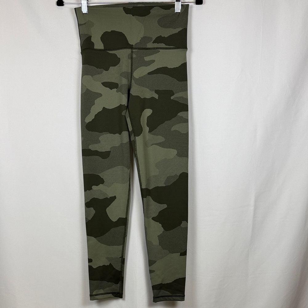 Aerie Offline Green Military Camo Leggings Size Medium Athleisure Gymcore